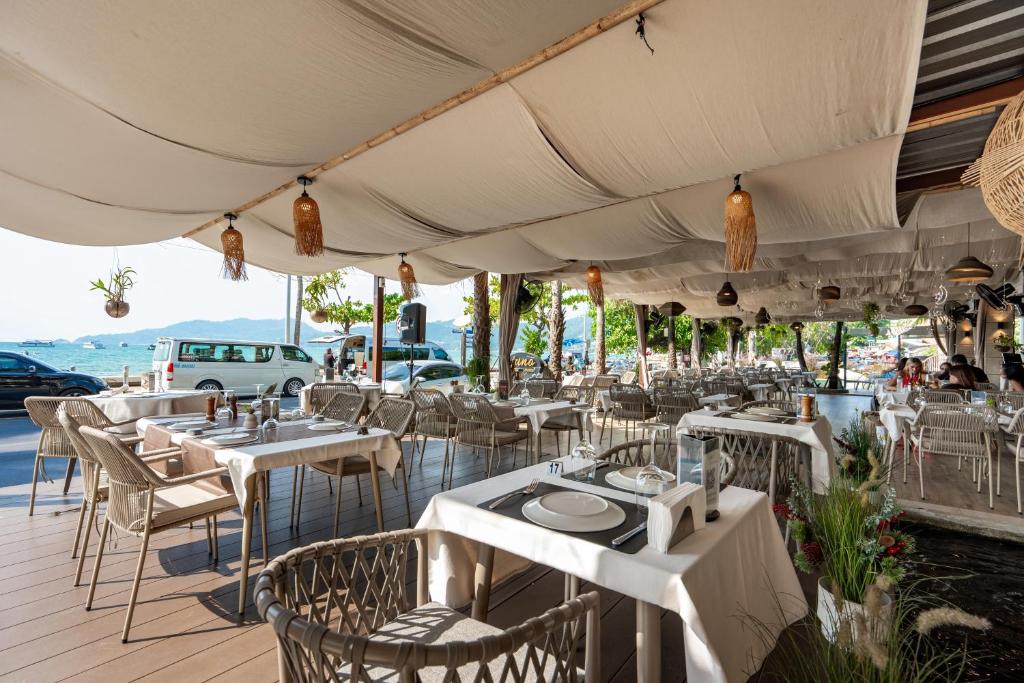 Juno Restaurant at The Taksim Royal Beachfront Resort Patong